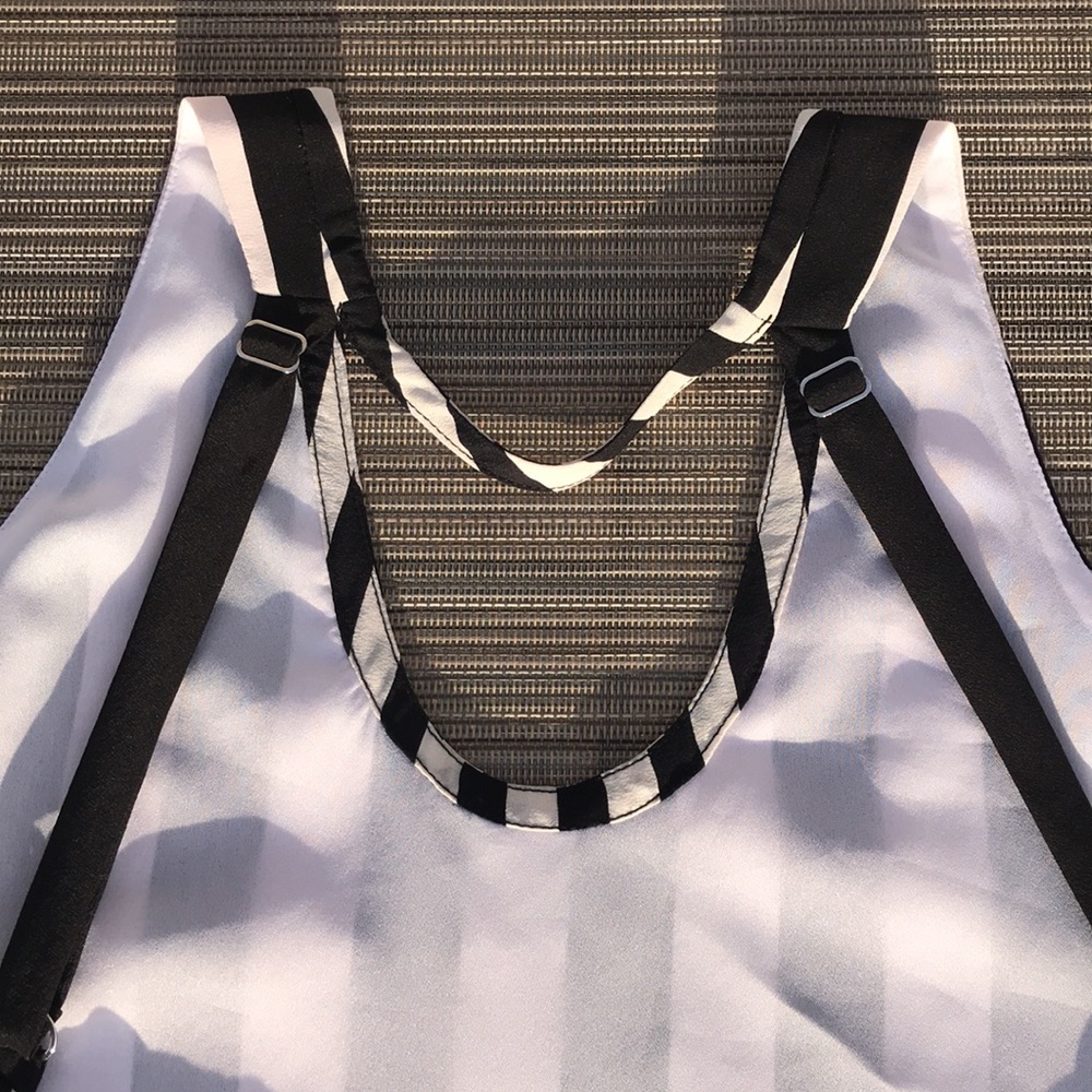 🎯NWOT BCBGMaxAzria Dana Stripe Open Back Halter Top - Picture 8 of 13